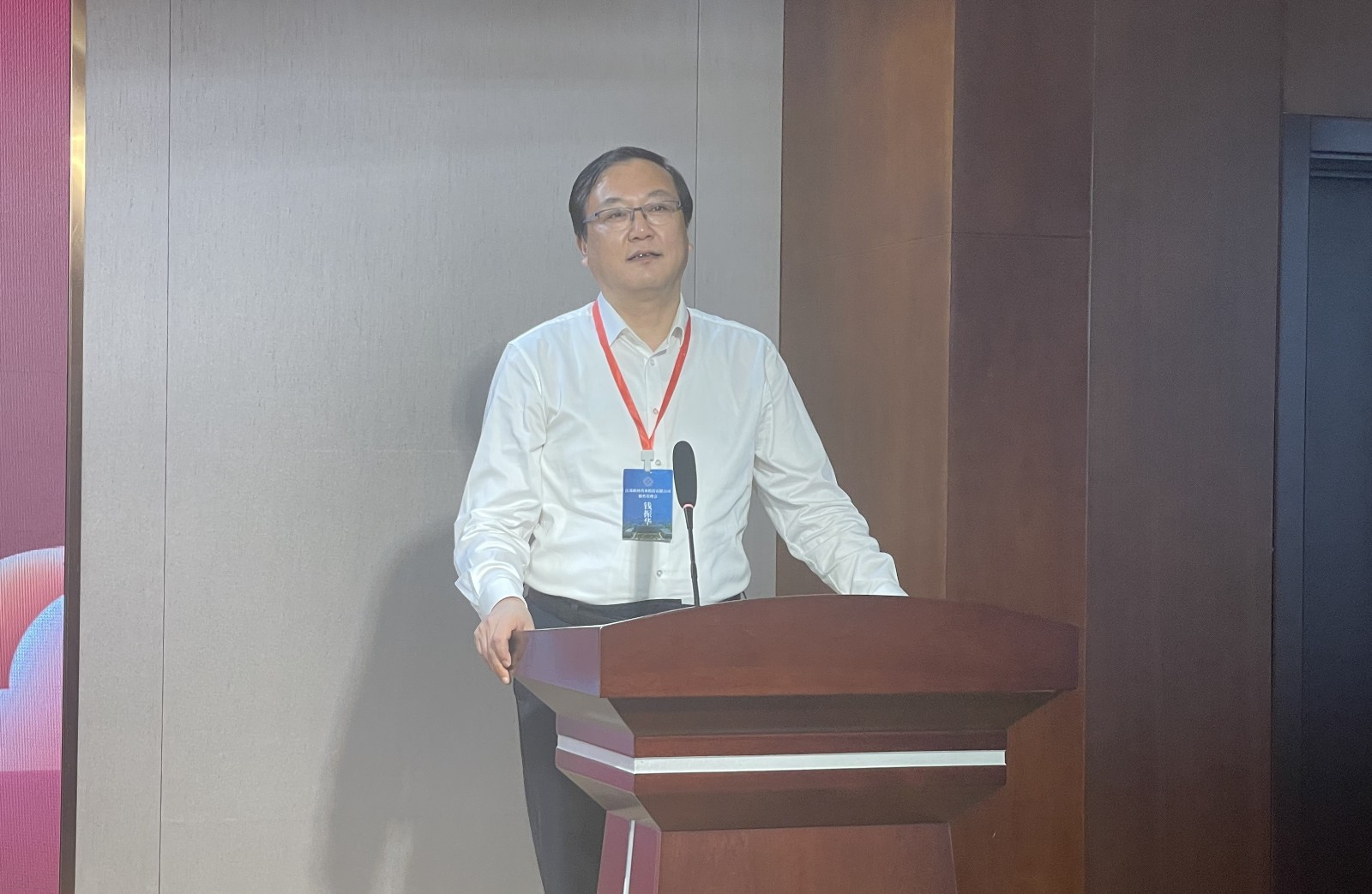 钱董.jpg 钱董.jpg